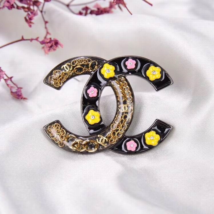 Chanel Brooch 424